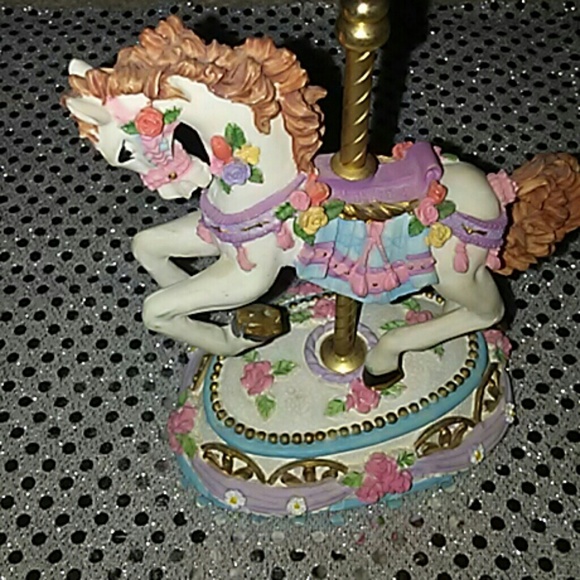 Other - Horse play statue